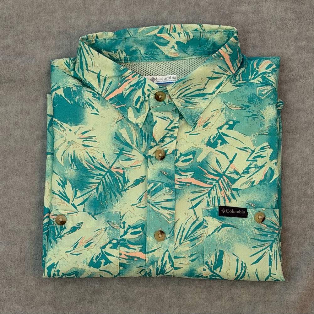 Columbia Utilizer Men M Button Down Short SleeveShirt Ice Green Sketchy Paradise